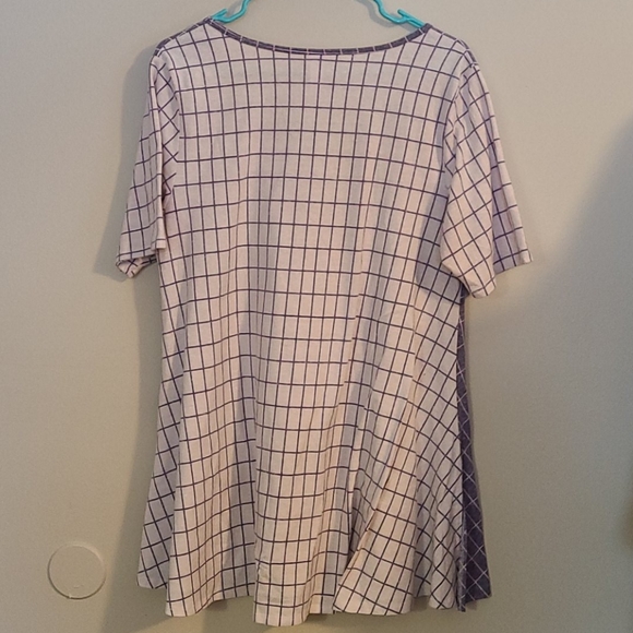 EUC Lularoe Perfect T top - Picture 2 of 3